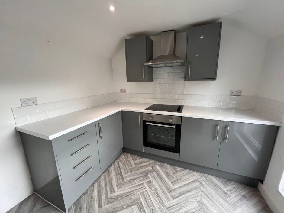 Flat Windsor Road in Neath