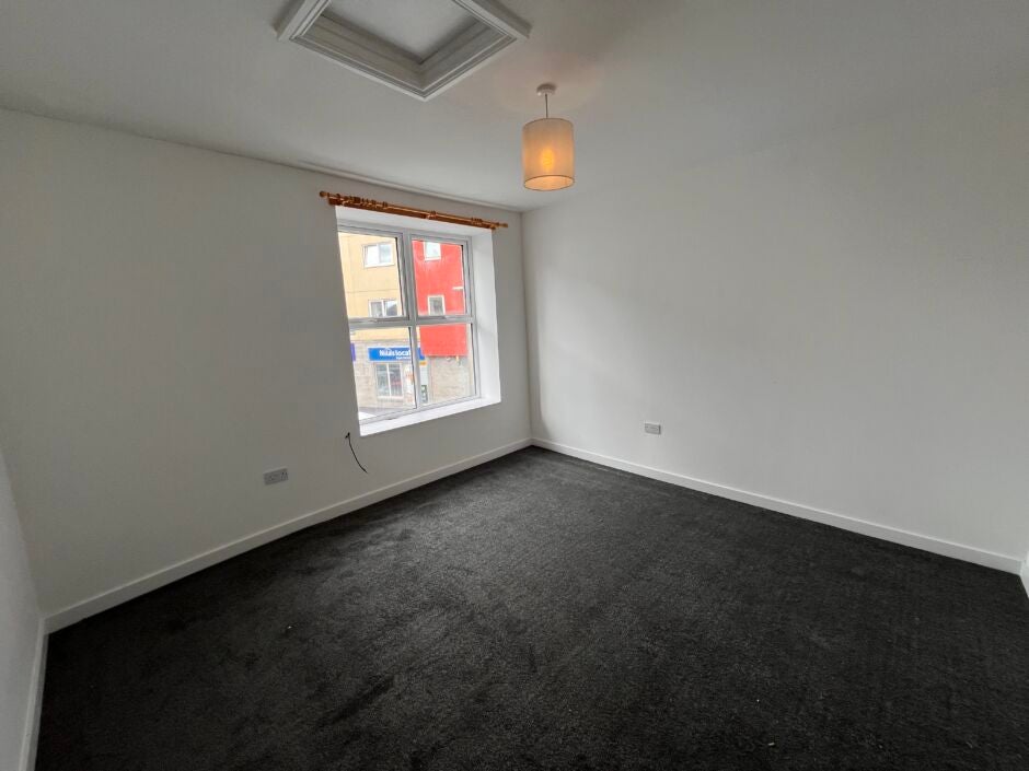 Flat Windsor Road in Neath