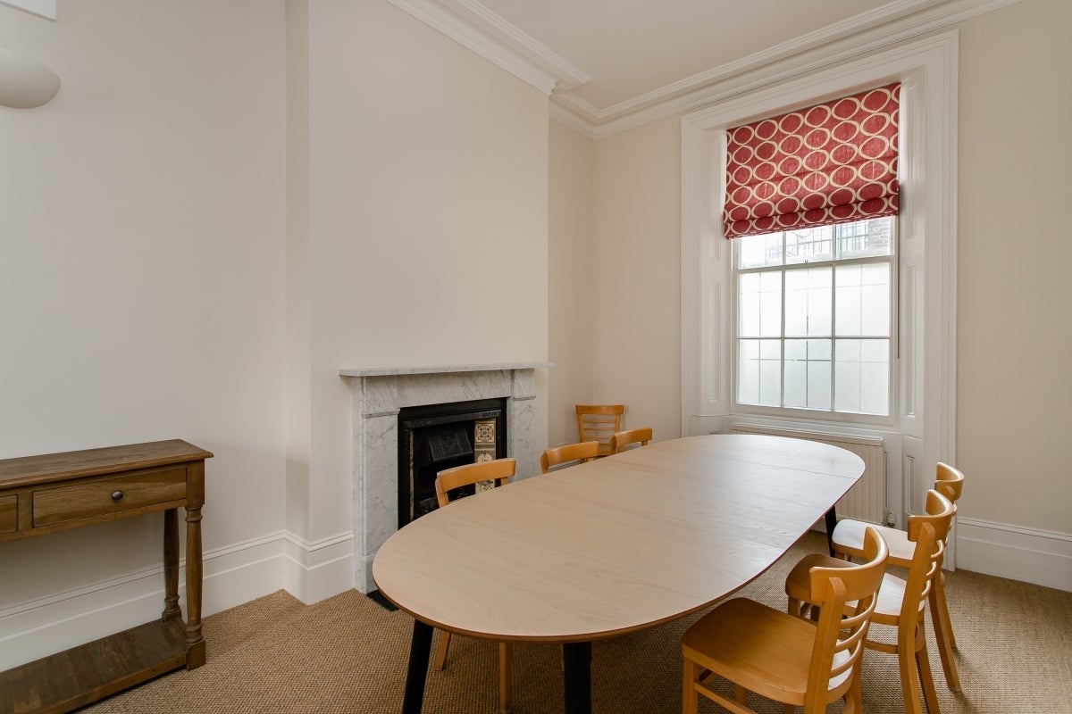 House Alderney Street in City of Westminster