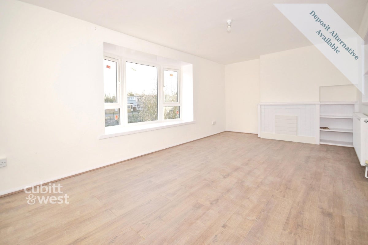 Flat Brunswick Terrace in Hove