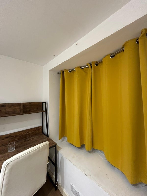 Room Devenay Road in Greater London
