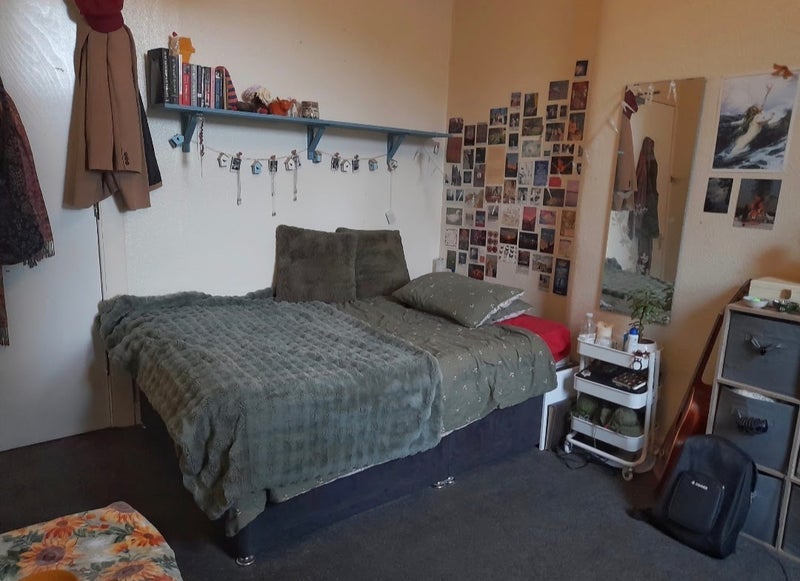 Room Byres Road in Glasgow