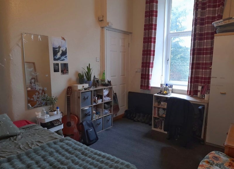 Room Byres Road in Glasgow