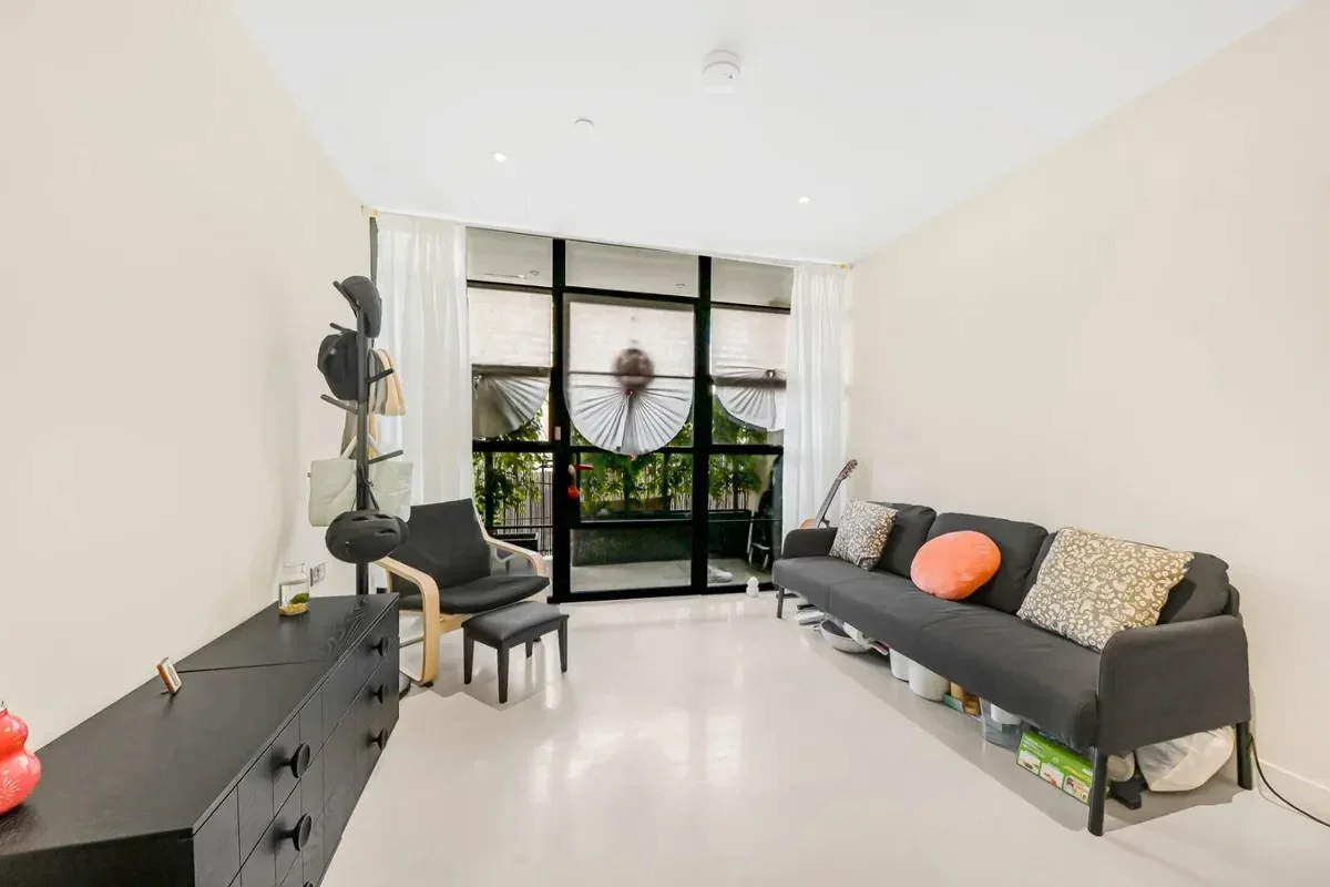Flat Hampshire Street in Greater London