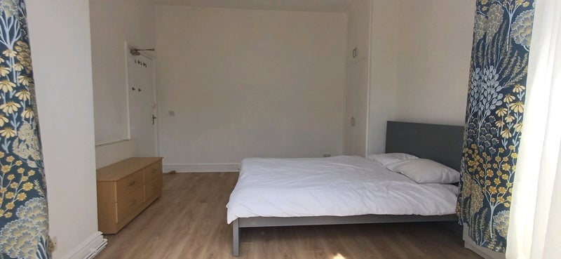 Room Waldemar Road in Greater London