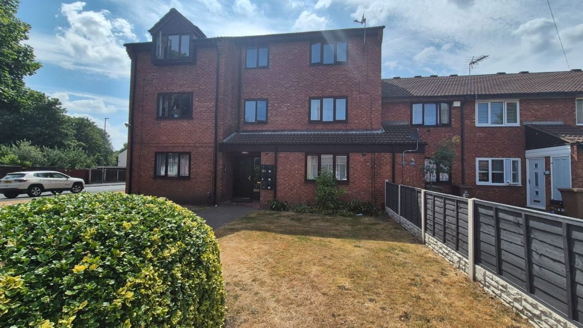 Flat Temple Road in Willenhall
