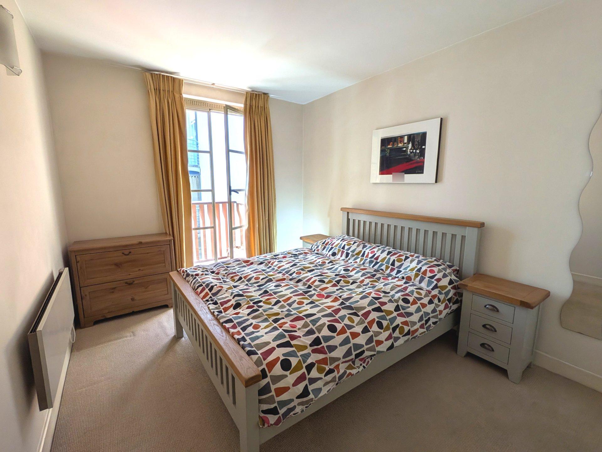 Flat Queen Elizabeth Street in Greater London