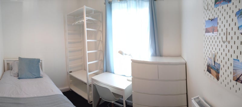 Room Haydn Avenue in Manchester