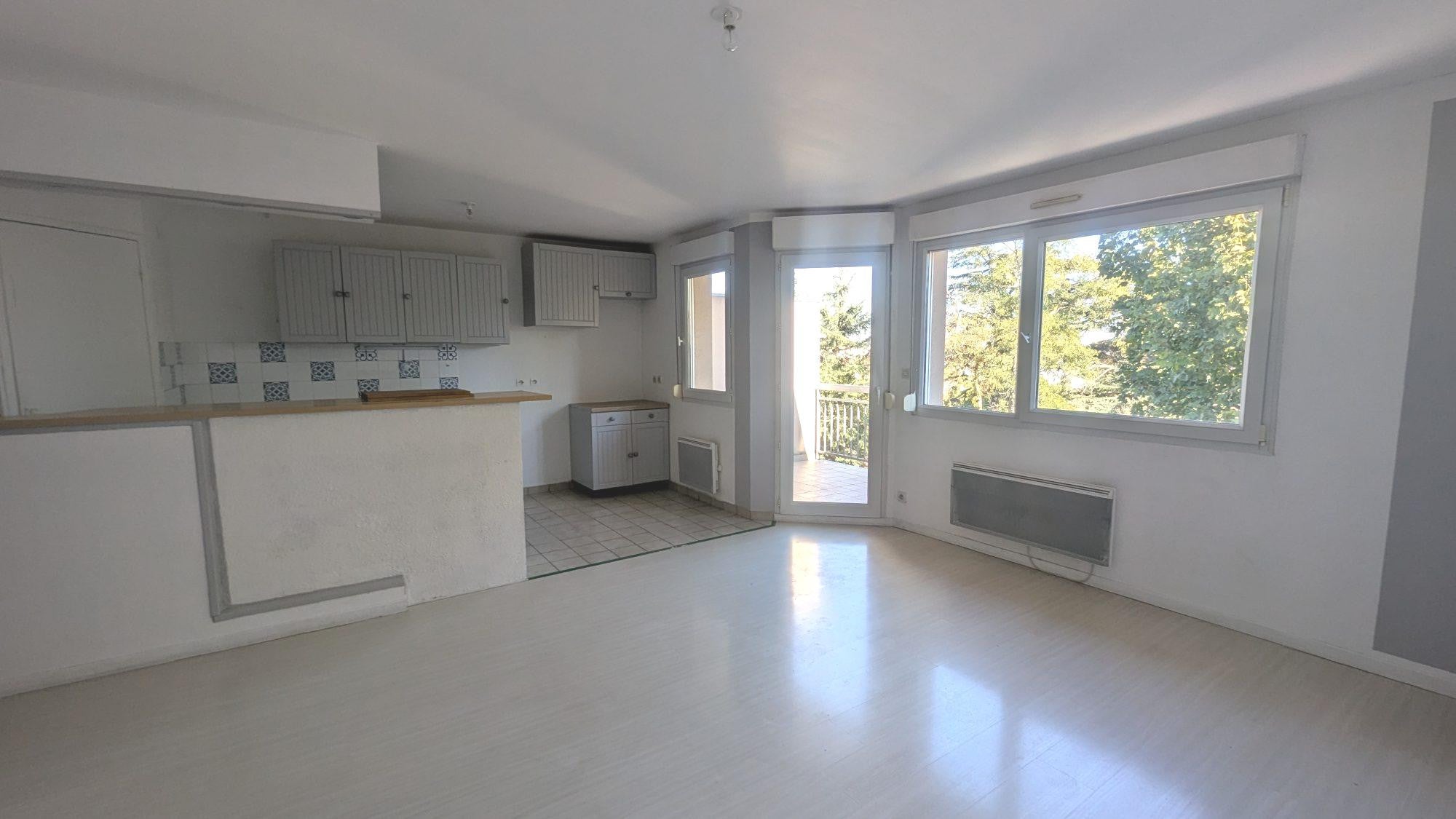 Flat Rue René Brut in Beaumont