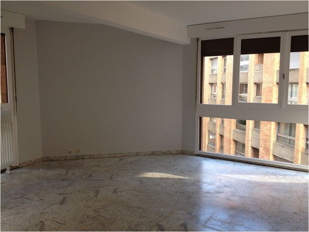 Flat Place Saint-Georges in Toulouse