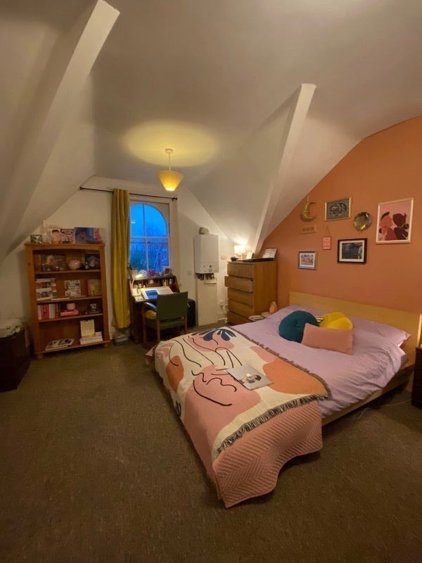 Room Croxteth Grove in Liverpool