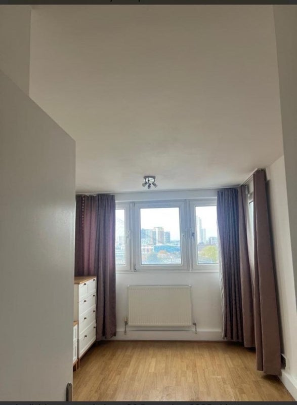 Room Leather Gardens in Greater London