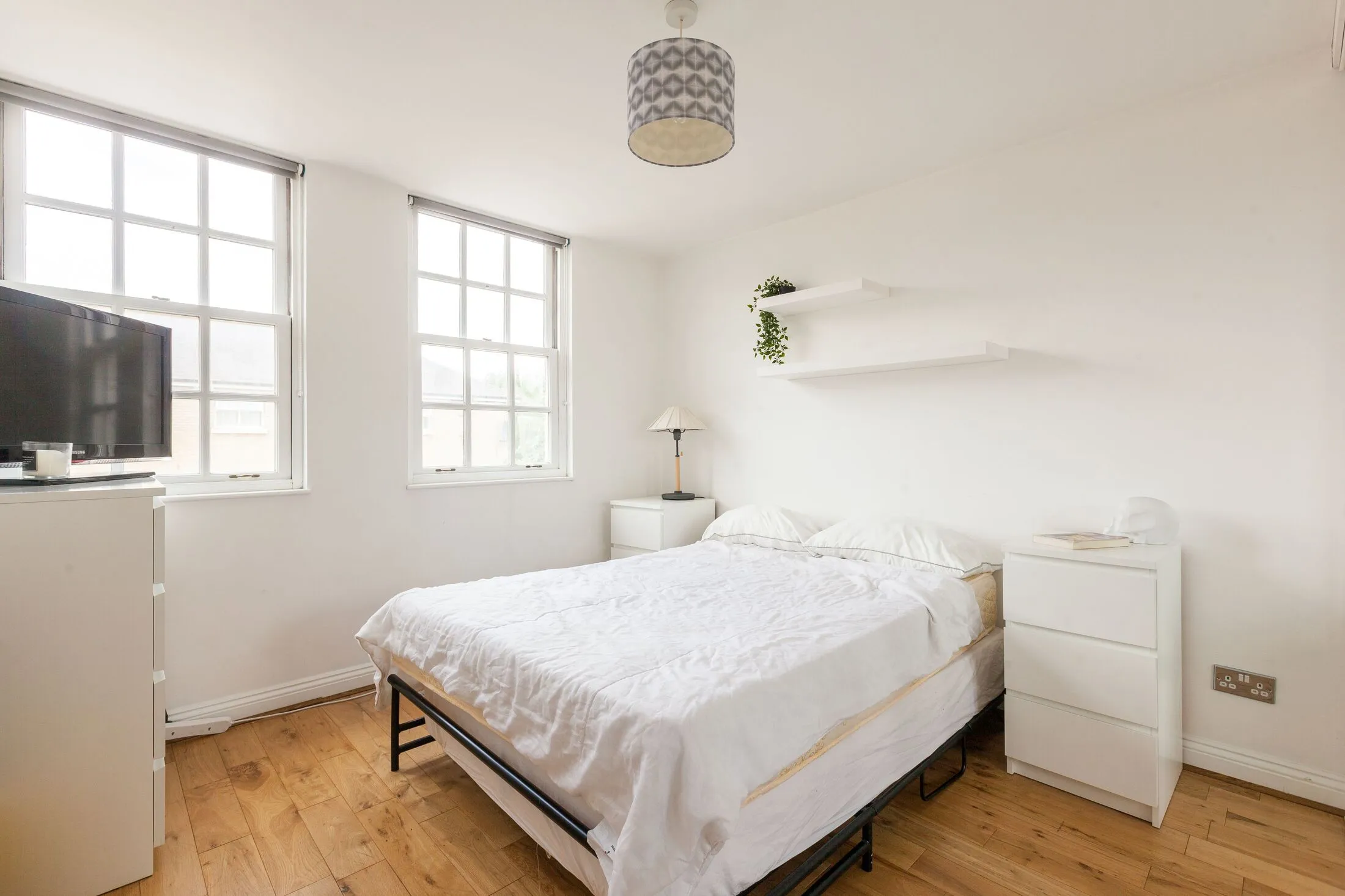 Flat Cleveland Grove in Greater London