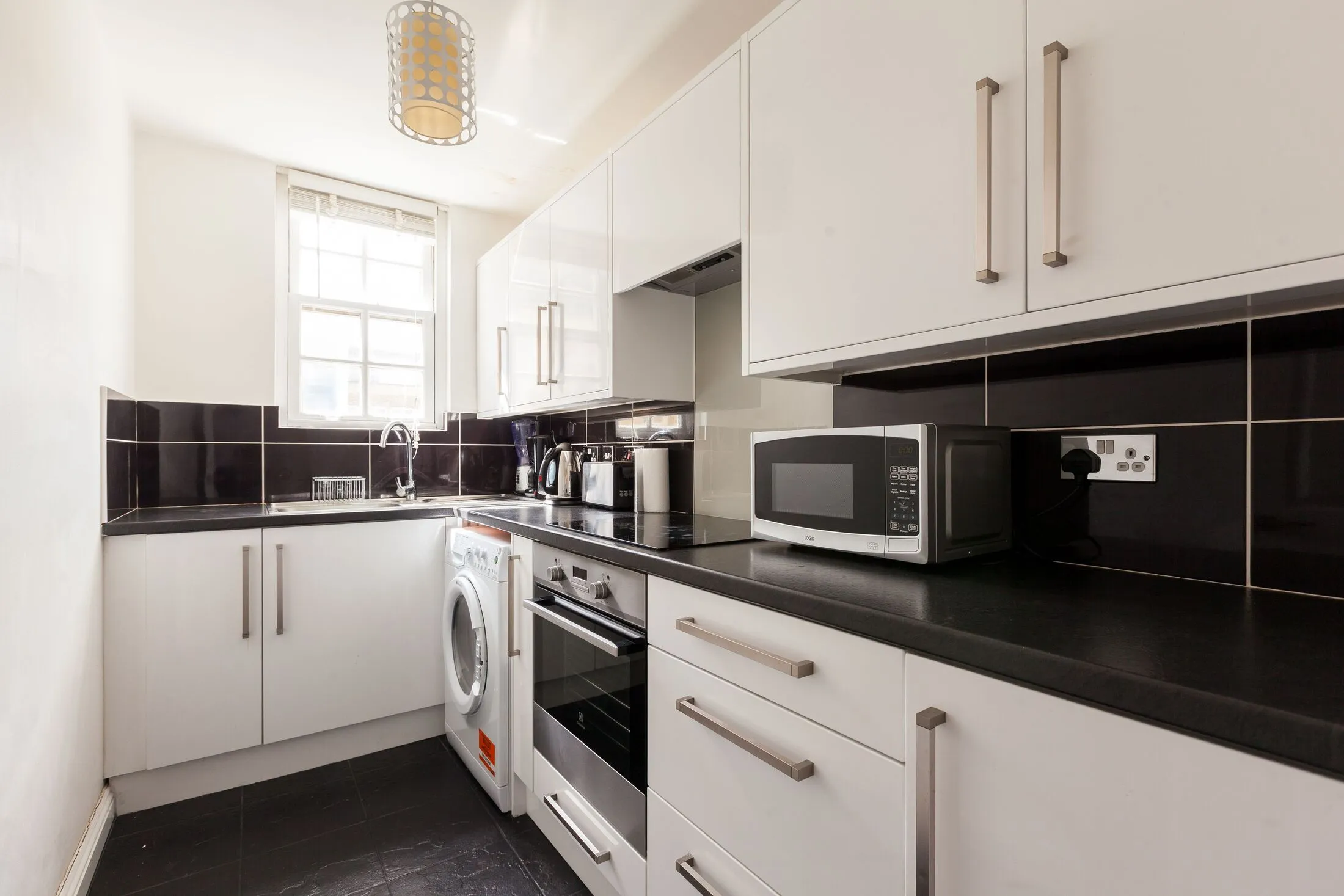 Flat Cleveland Grove in Greater London
