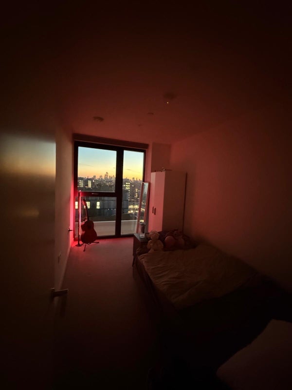 Room Radial Avenue in Greater London