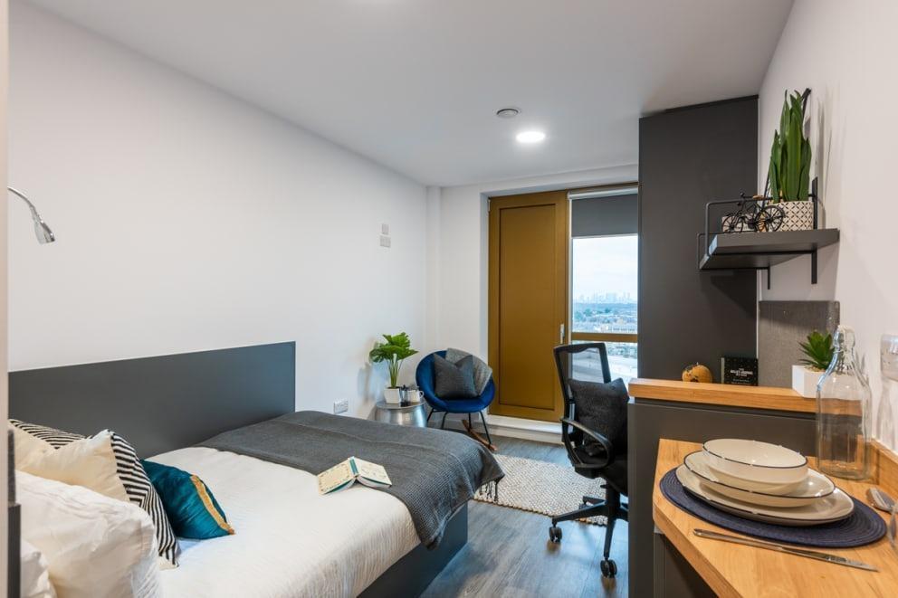 Room Perth Road in Greater London