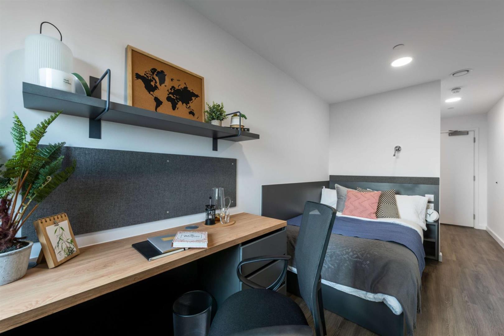 Room Perth Road in Greater London