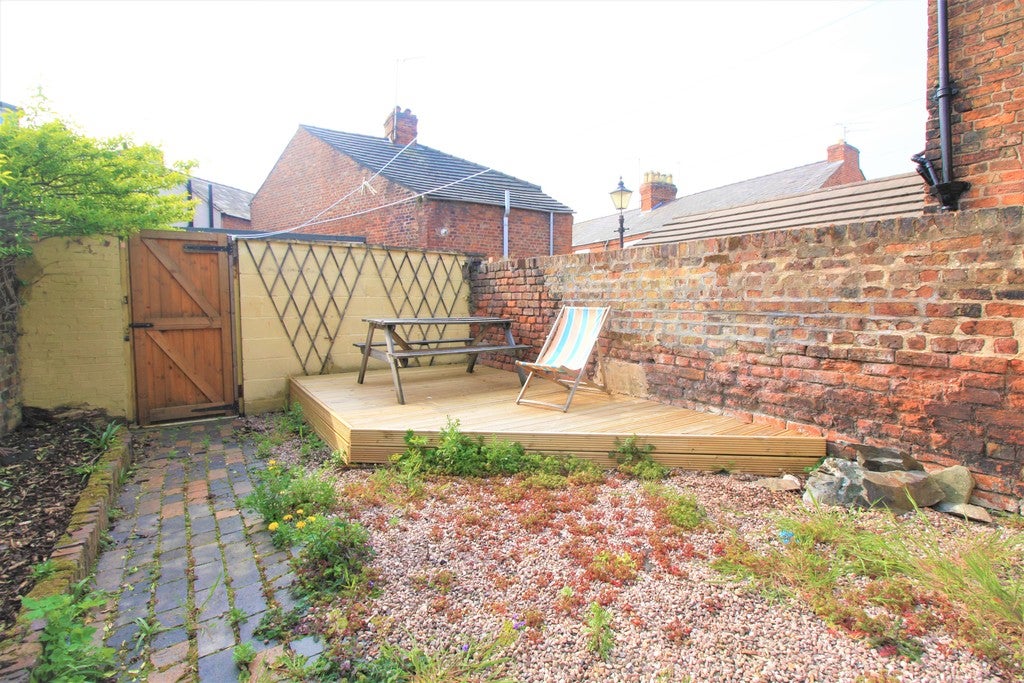 House Garden Lane in Chester