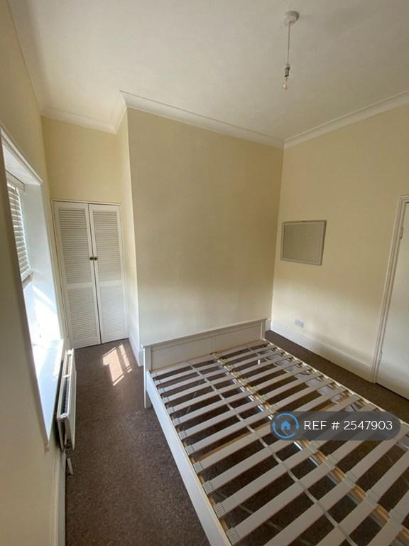 Flat Spencer Road in Ryde