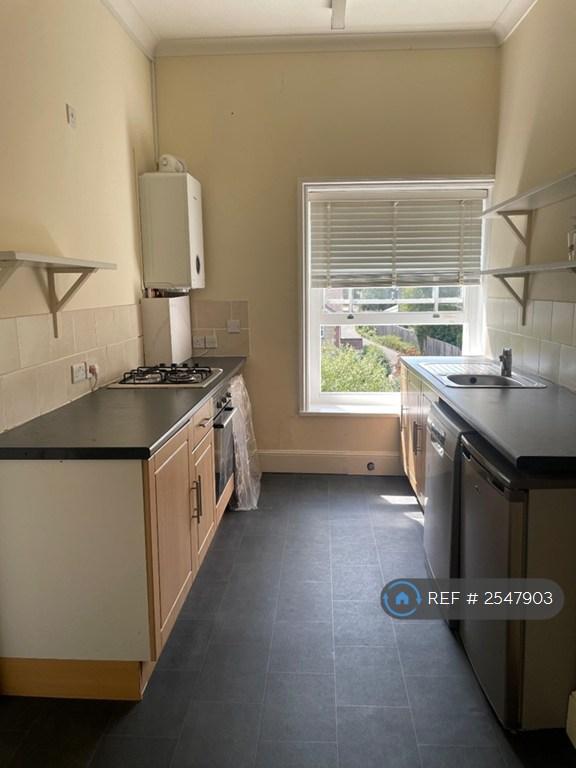 Flat Spencer Road in Ryde