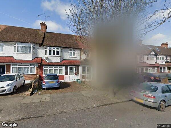 House Chestnut Grove in Greater London