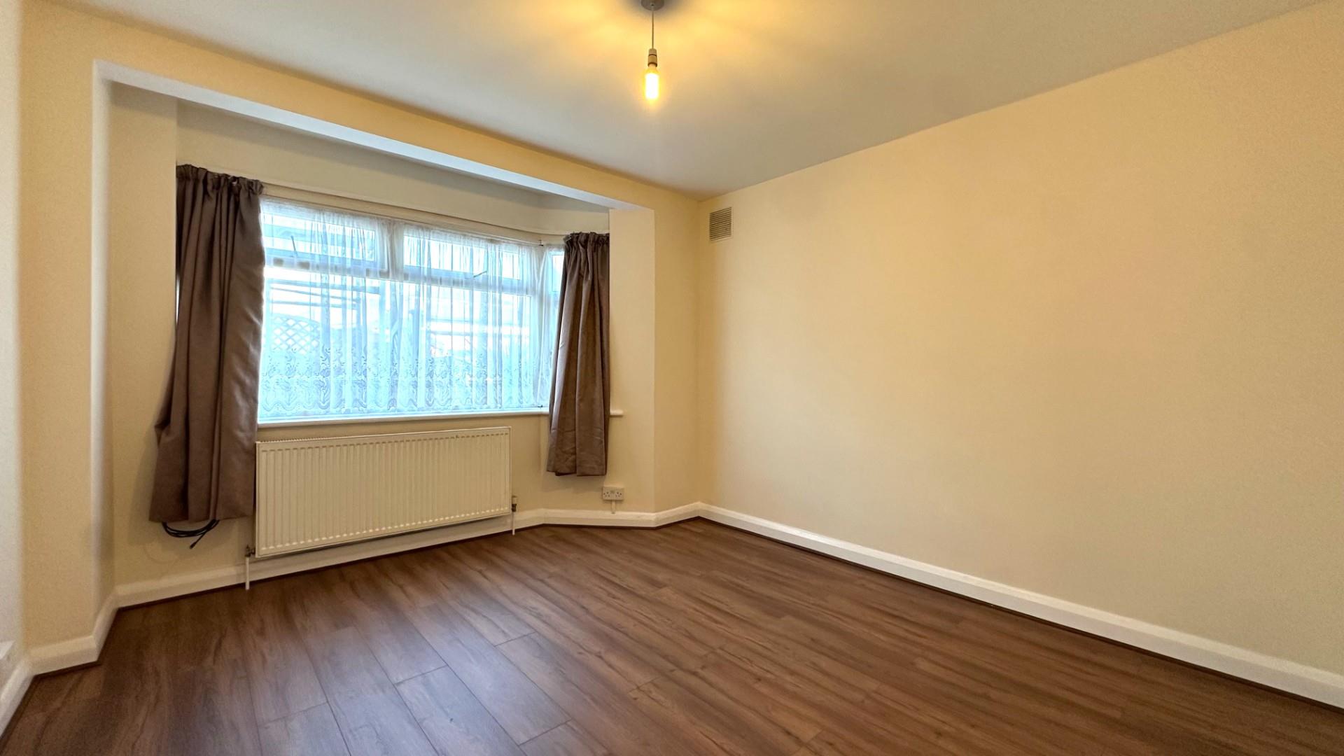 Flat Cromwell Court in Greater London