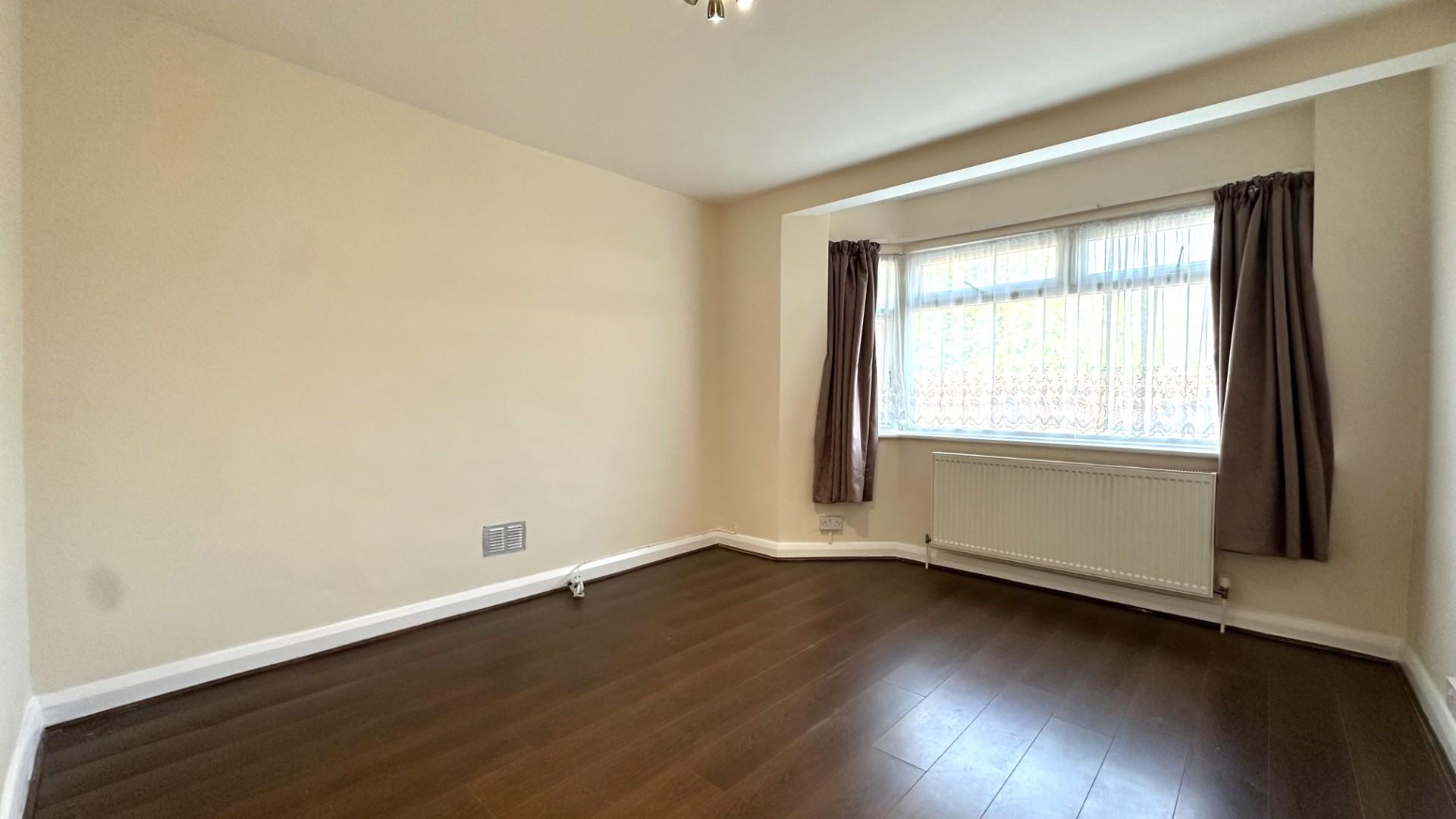 Flat Cromwell Court in Greater London