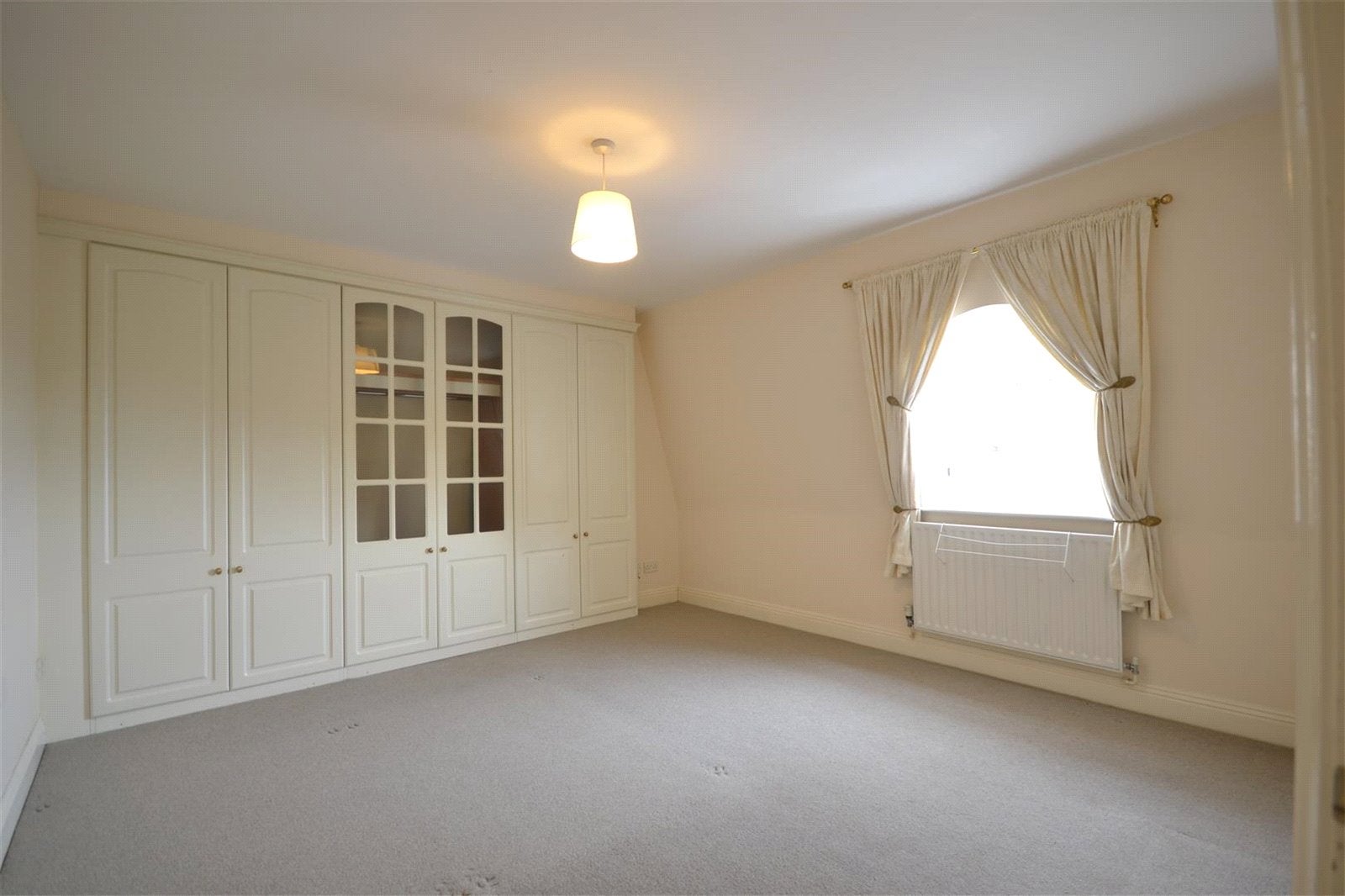 Flat Chalk Lane in Epsom and Ewell