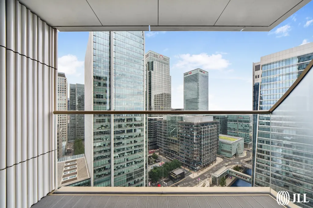 Flat Harbord Square in Greater London