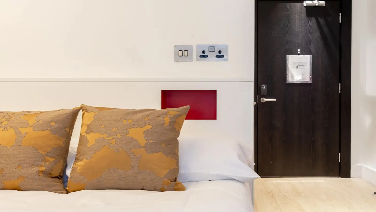 Flat Tinworth Street in Greater London