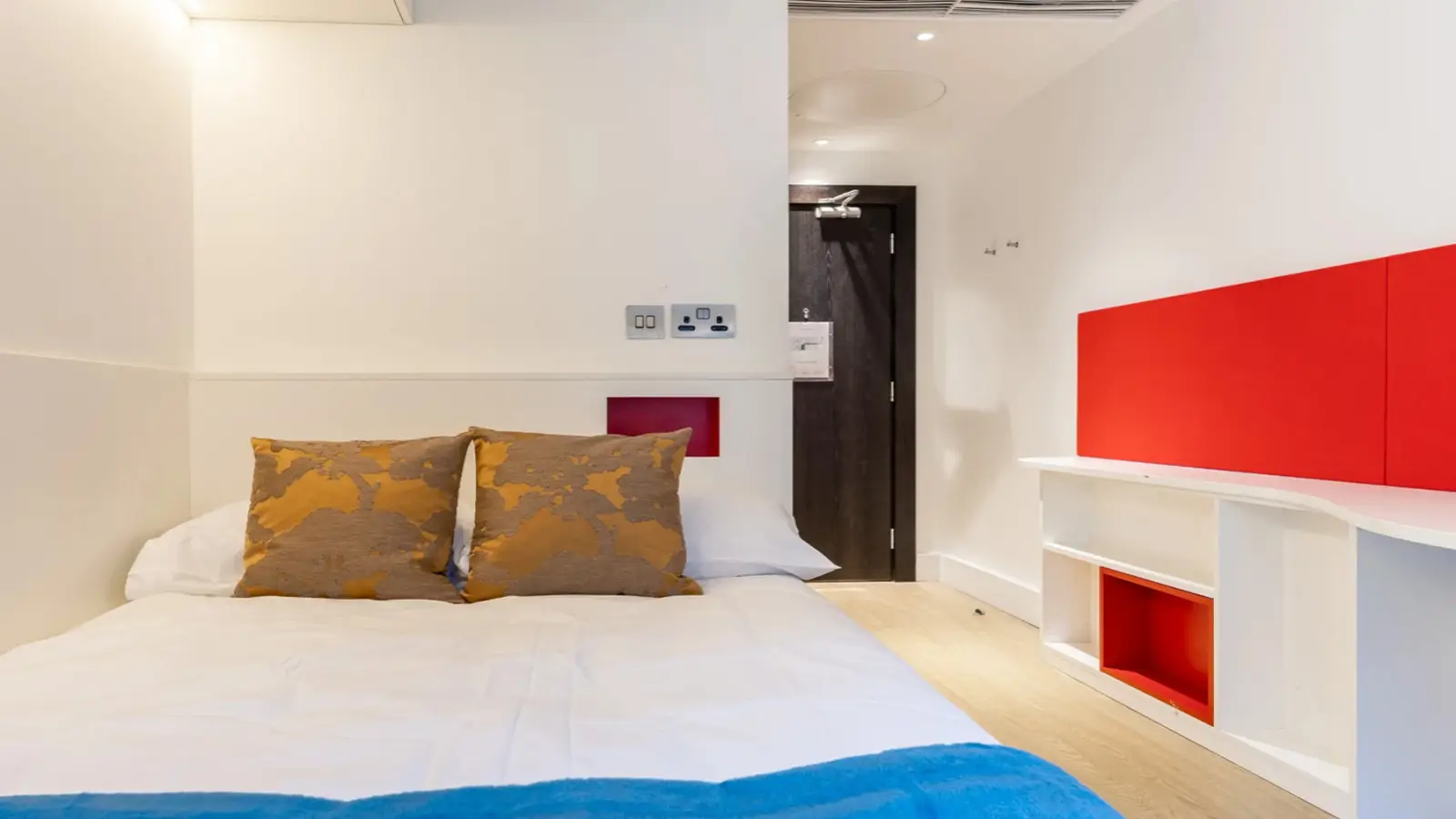 Flat Tinworth Street in Greater London