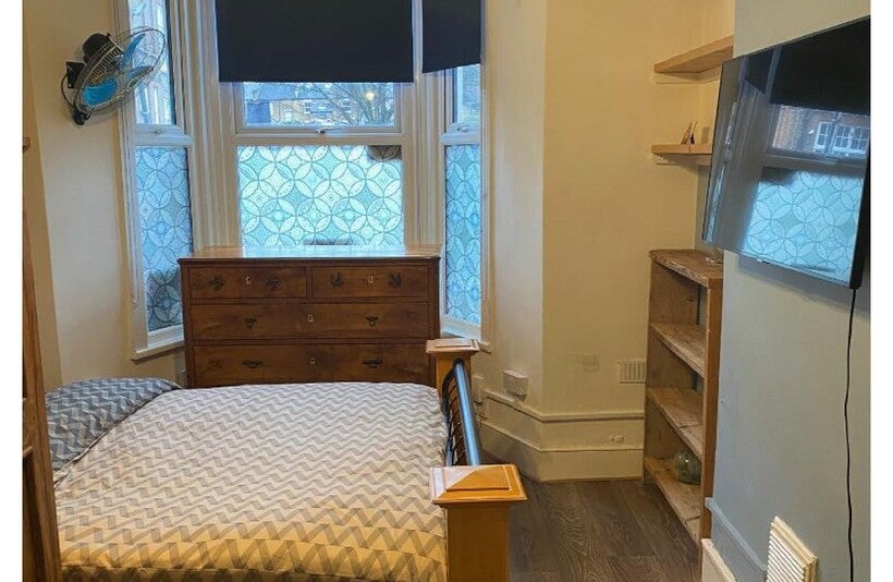 Flat Blackstock Road in Greater London