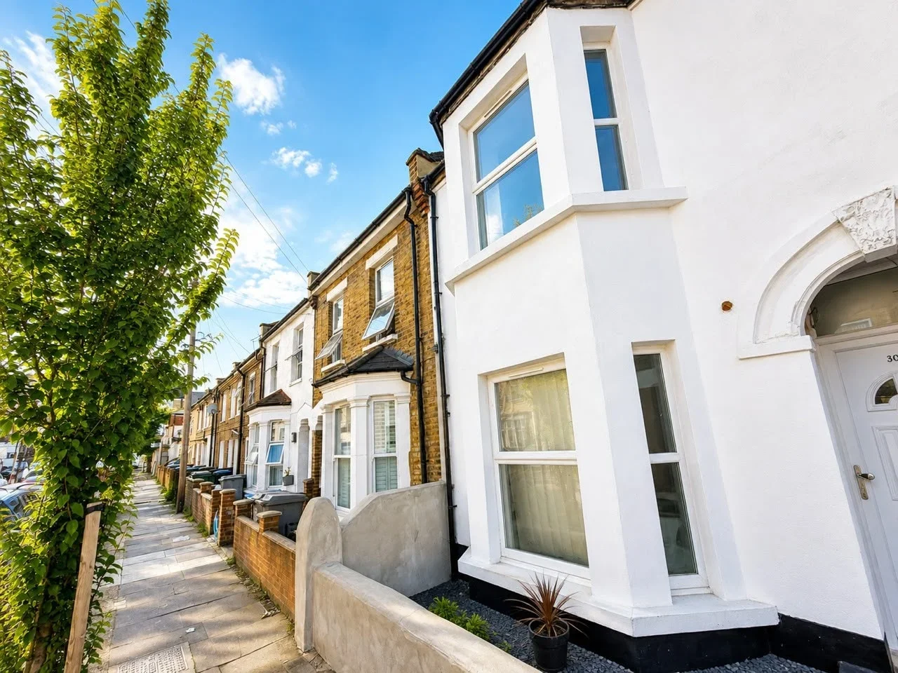 Room Meyrick Road in Greater London