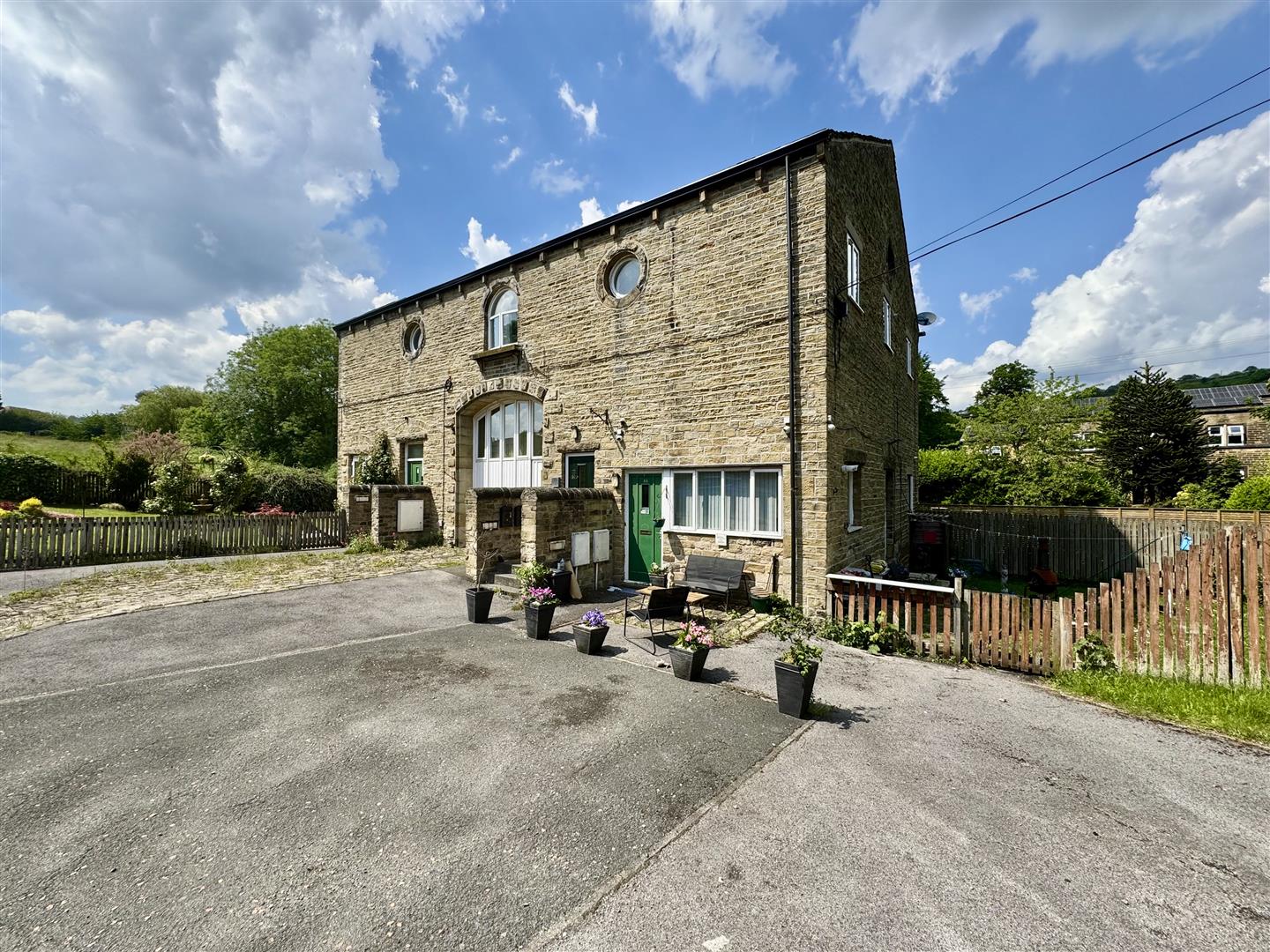 House Broomroyd in Kirklees