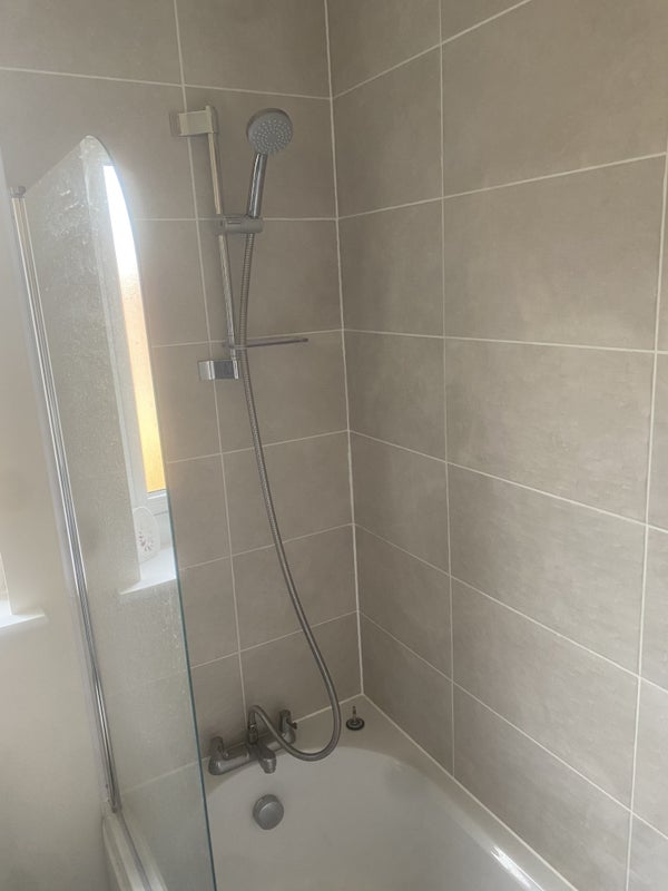 Room Hutchinson Road in Yate