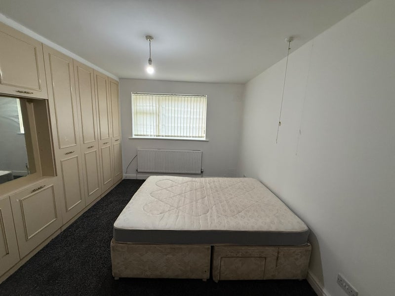 Room Westdean Crescent in Manchester