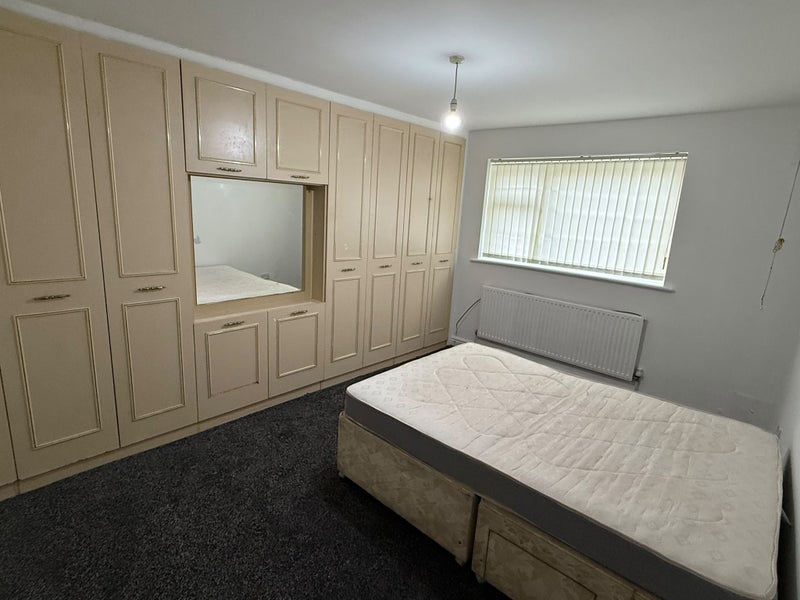 Room Westdean Crescent in Manchester