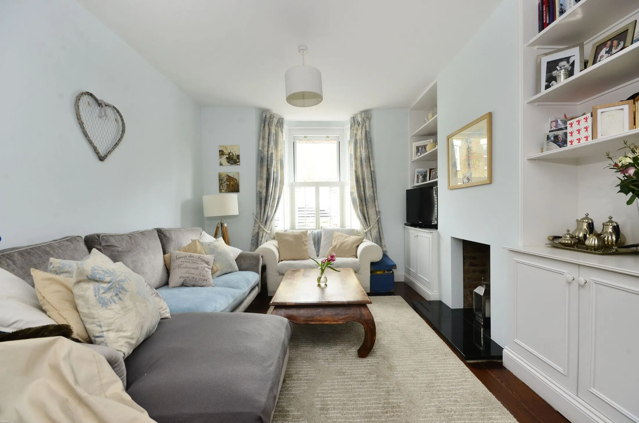 House Putney Bridge Road in Greater London