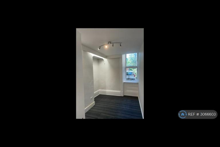 Flat New North Road in Kirklees