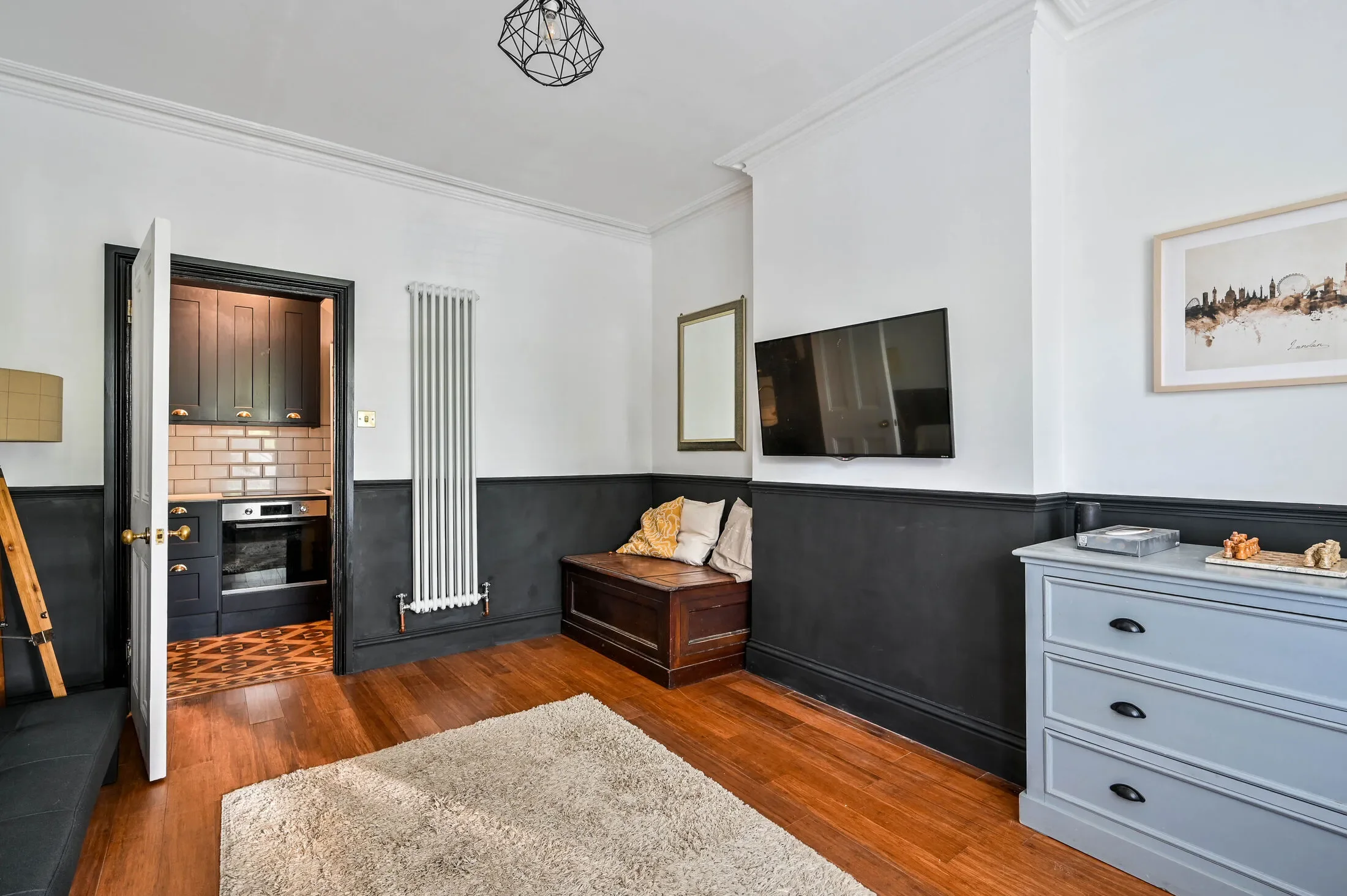 Flat Maybury Road in Woking