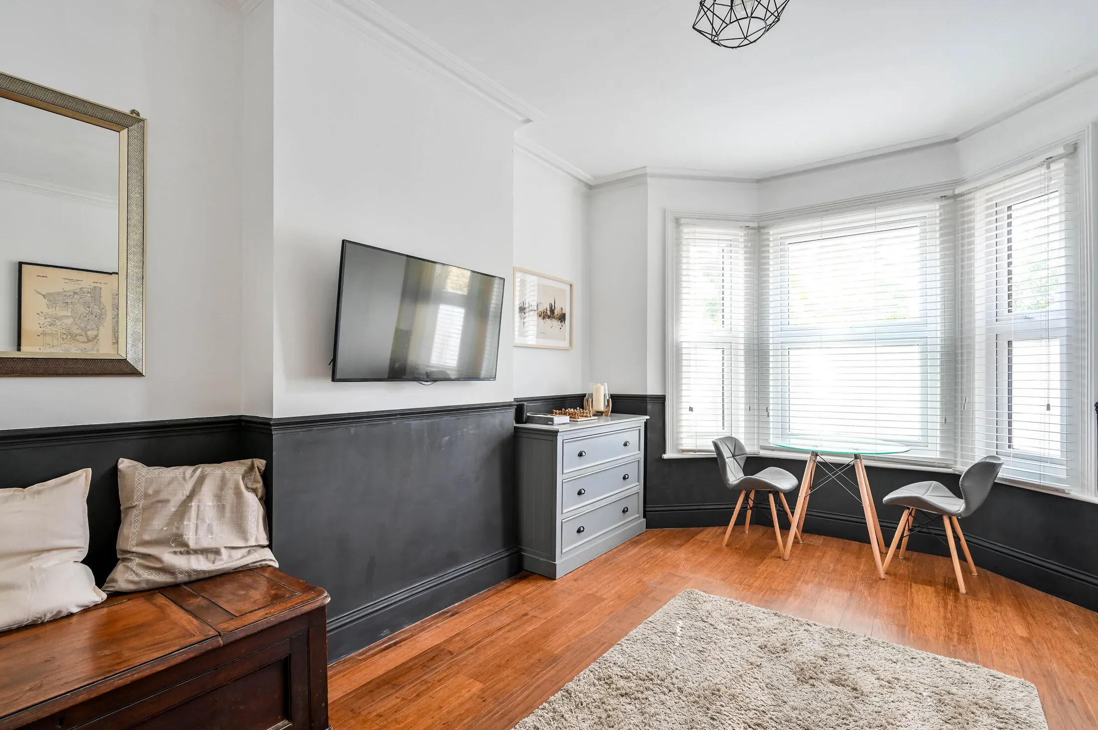 Flat Maybury Road in Woking