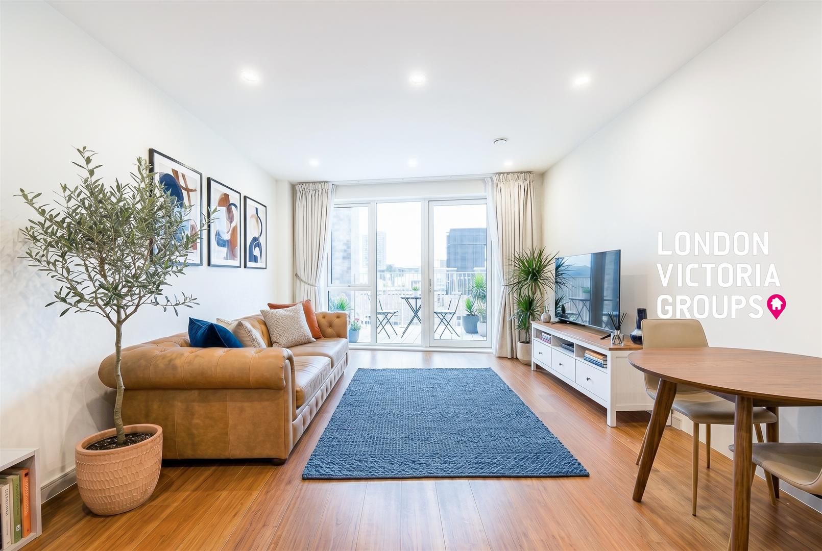 Flat Penny Brookes Street in Greater London