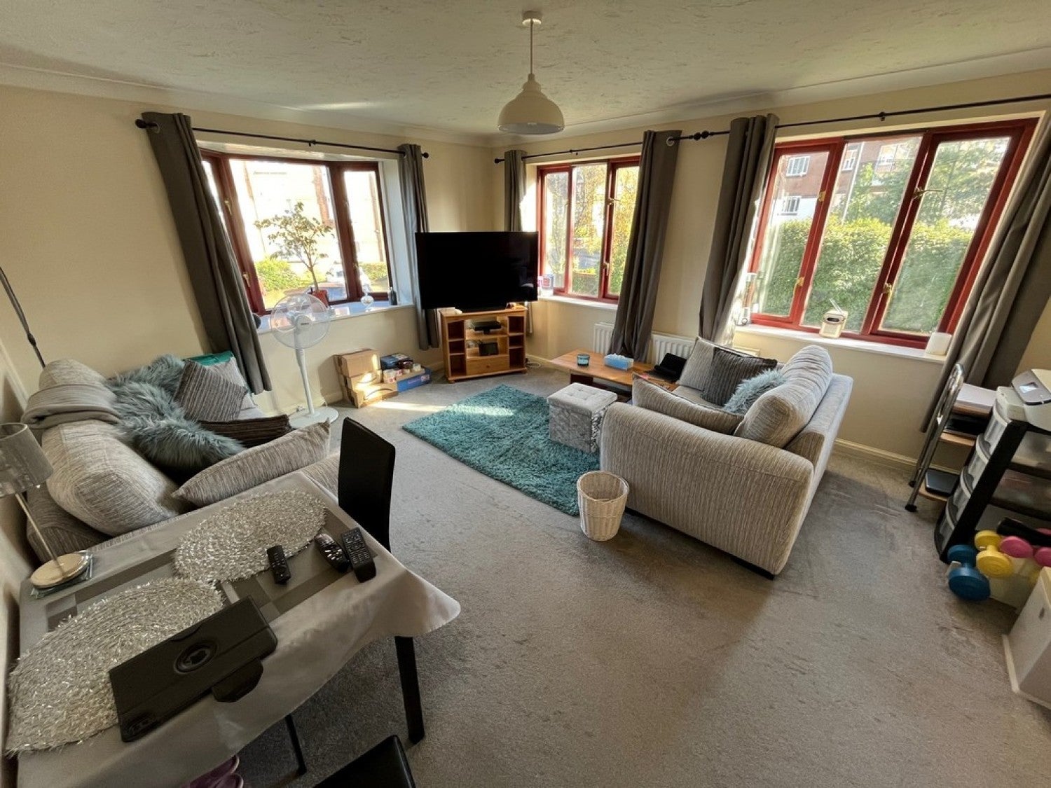 Flat Ladbroke Grove in Reigate and Banstead