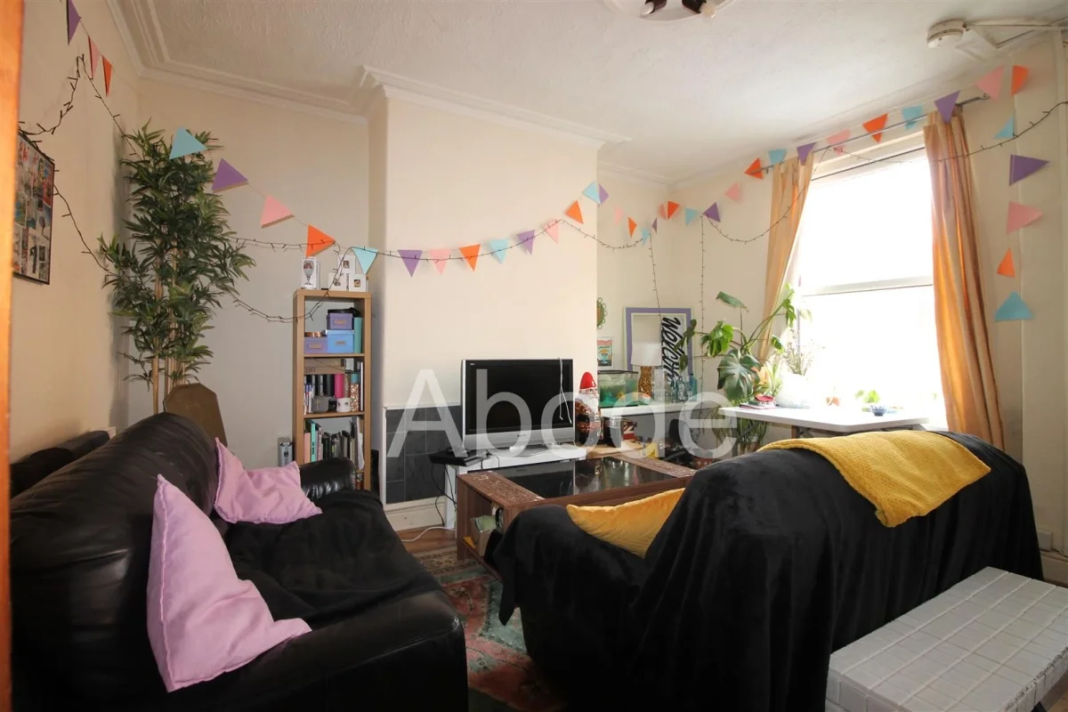 Flat Harold Grove in Leeds