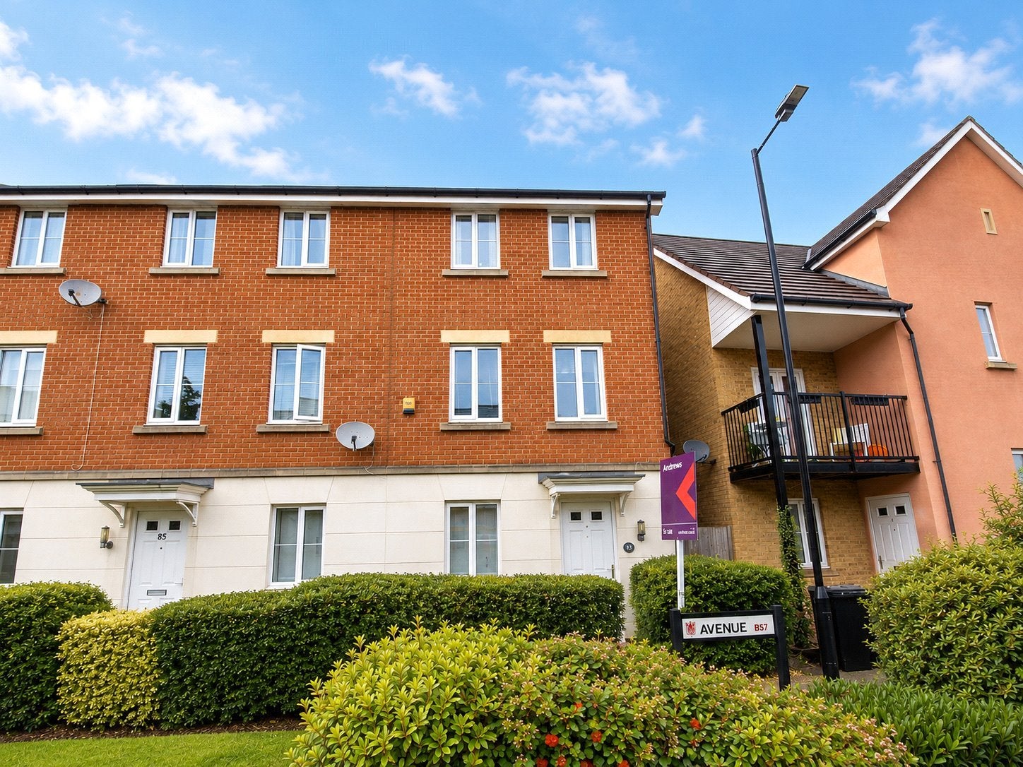 House Montreal Avenue in Bristol