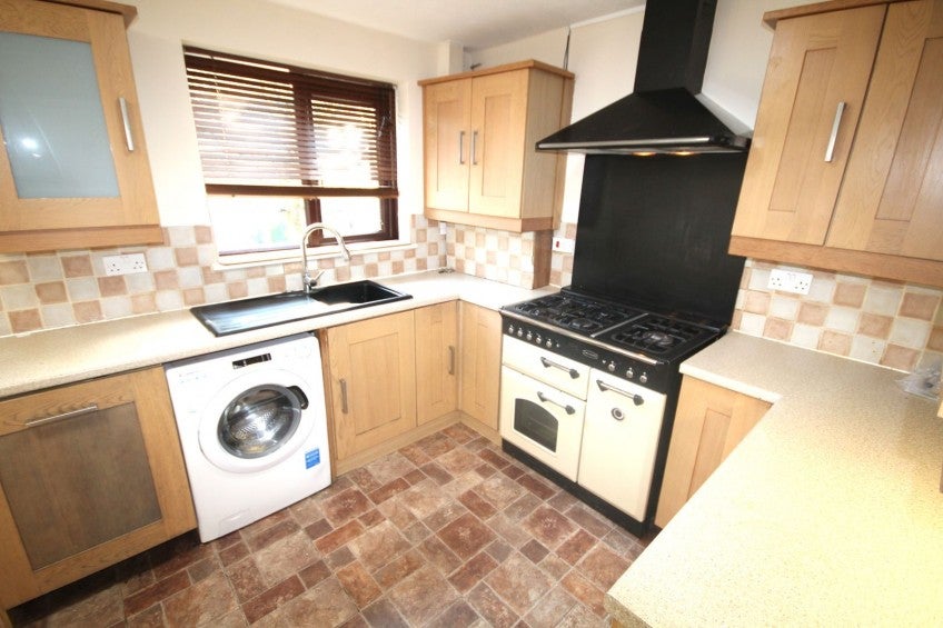 House Dovedale Close in Greater London