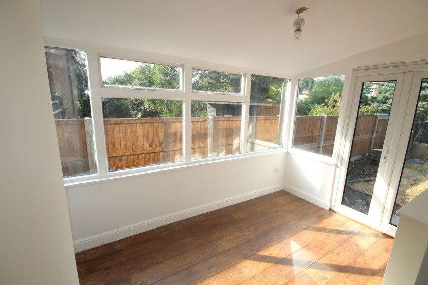 House Dovedale Close in Greater London