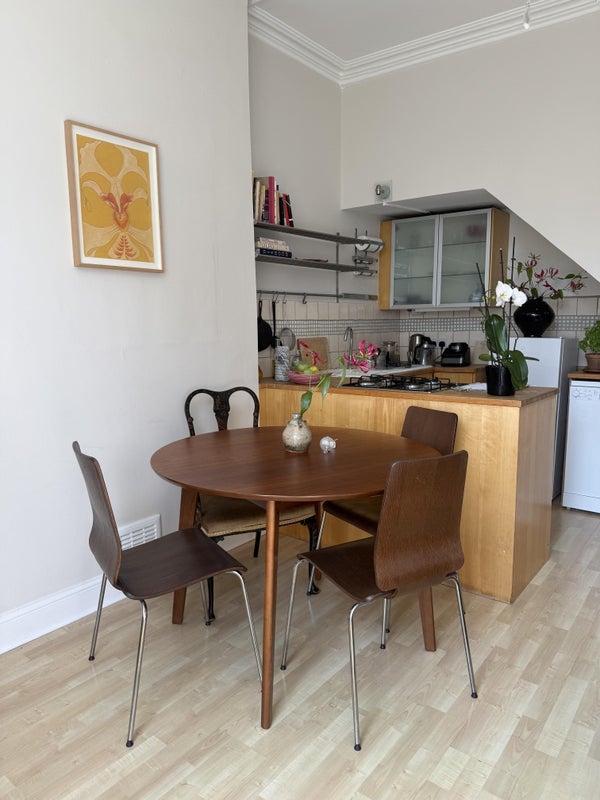Room King Henry's Road in Greater London