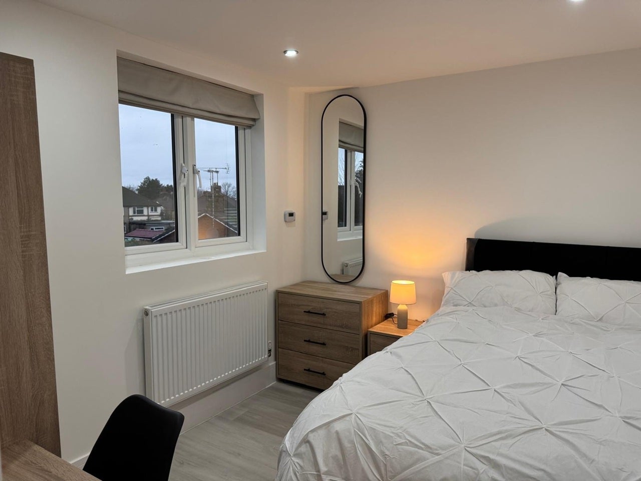 Room Mile Stone Road in Dartford