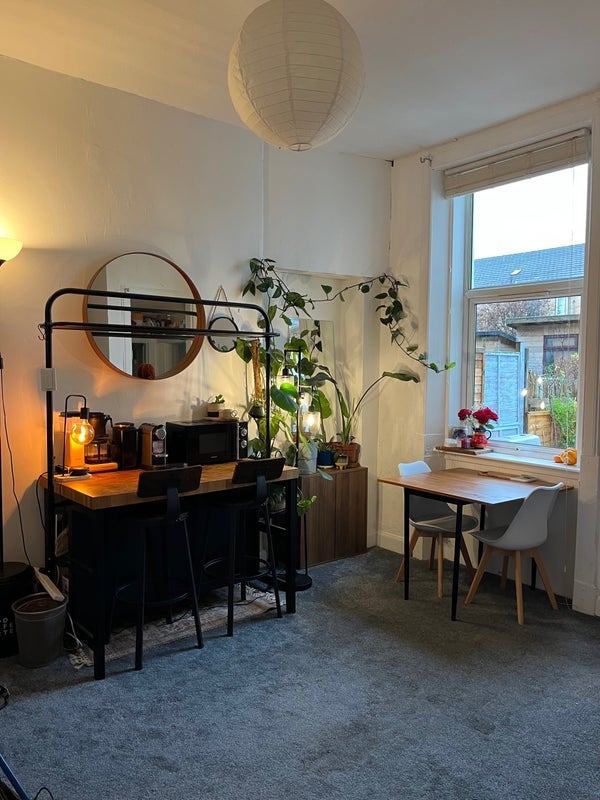 Room St Kenneth Drive in Glasgow